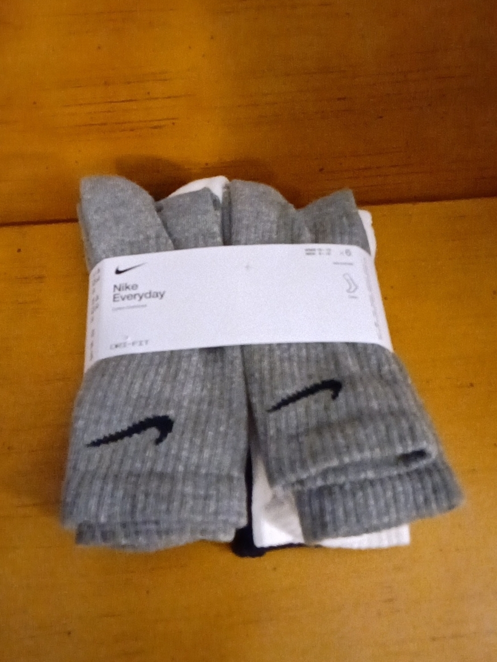 Nike Everyday Crew Socks in Gray and White - 3 Pack